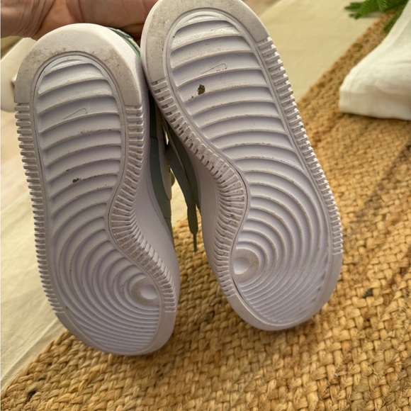 Nike Women's Pastel Green Platform Sneakers - Picture 6 of 7